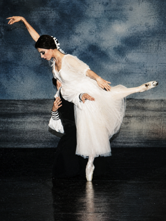 Laura Neagu während einer Ballettaufführung auf der Bühne